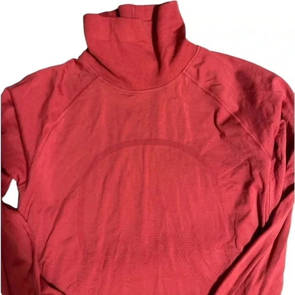 228 Lululemon Swiftly Speed Turtleneck - Picture 6 of 7